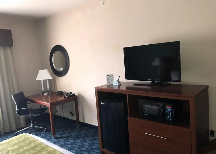 Countryview & Hotel Robinson